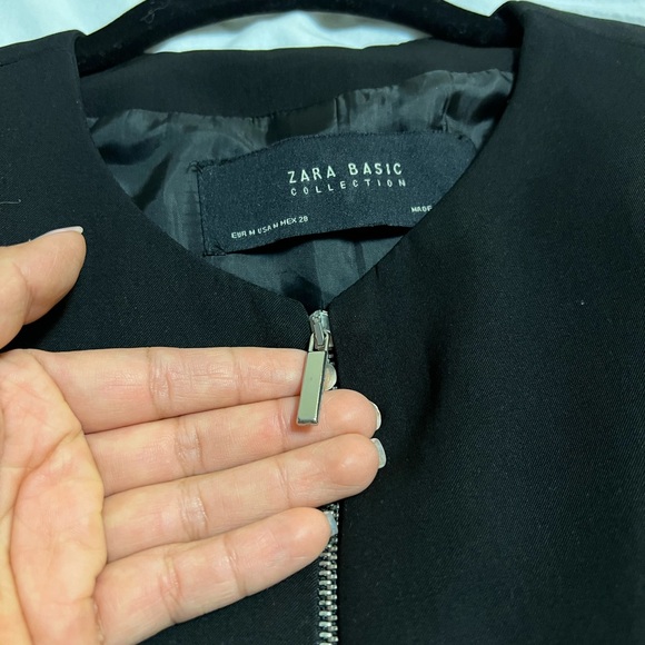 SOLD Zara Basic Collection Black Jacket Bell Sleeve Short Zip Up Coat - Picture 5 of 6